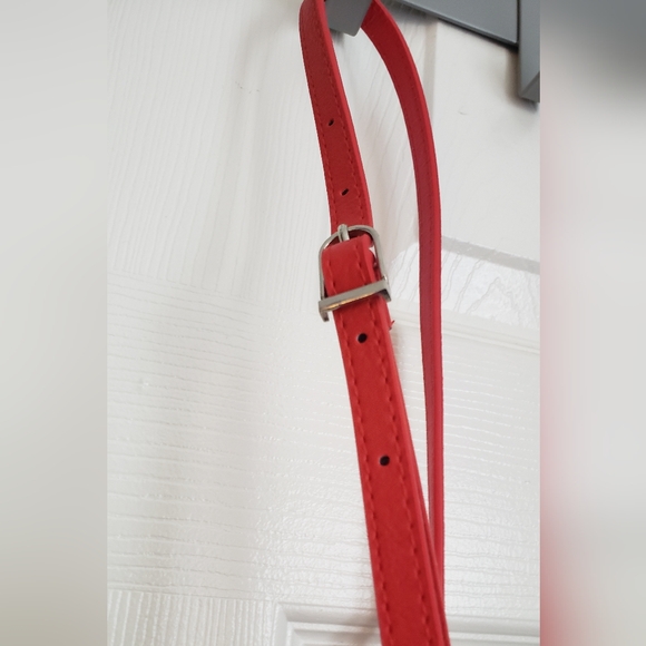 Exclusive Harley Quinn Embroidery Purse – Vibrant Artistry w/ Bold Red Strap - Picture 3 of 4